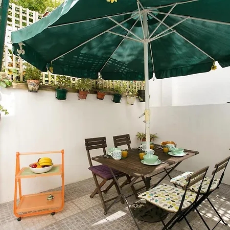 Altido Charming Patio Apartment