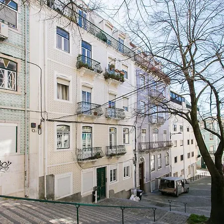 Apartment Altido Charming Patio Lisbon