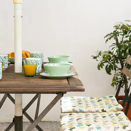 Apartment Altido Charming Patio