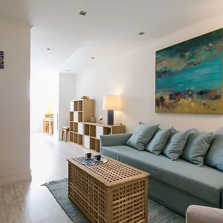 Altido Charming Patio Apartment
