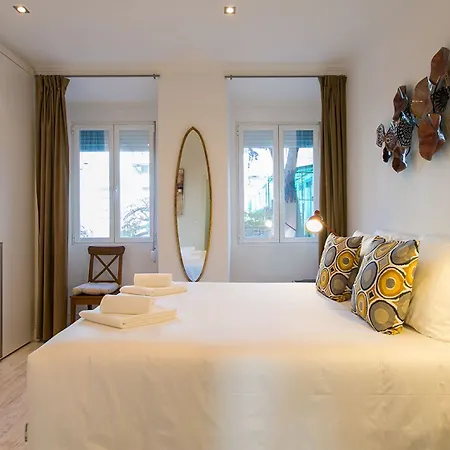 Altido Charming Patio Apartment Lisbon