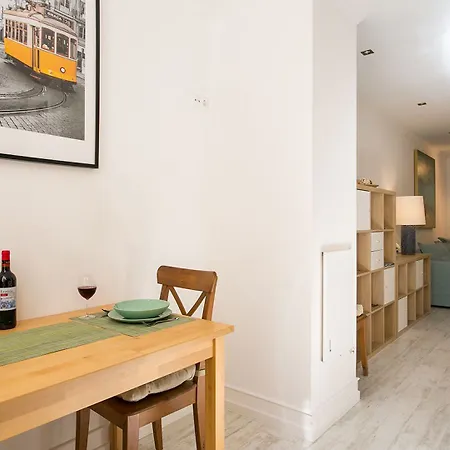 Altido Charming Patio Apartment